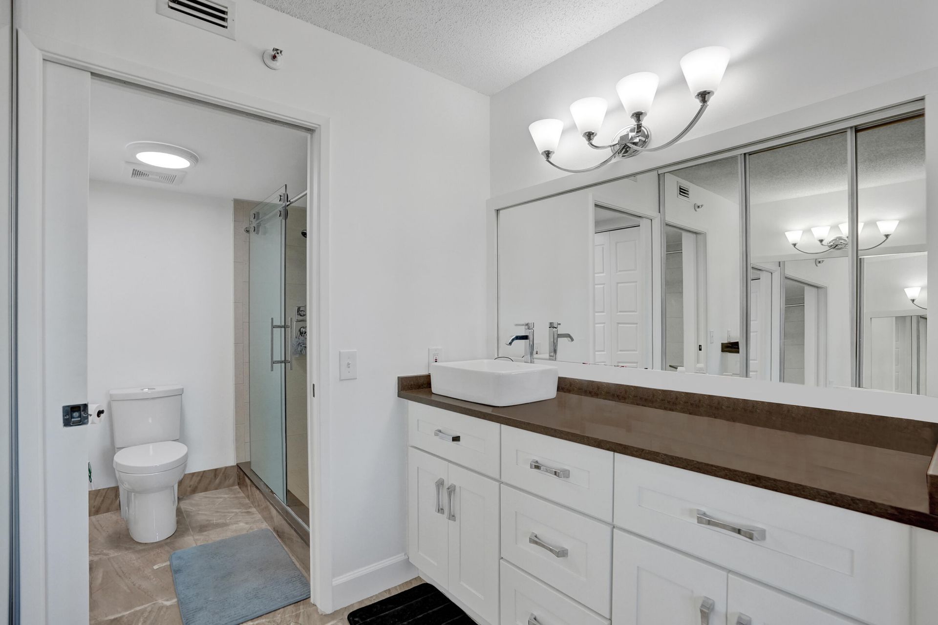 2334 S Cypress Bend Drive, Unit 907, Pompano Beach, FL 33069 Photo