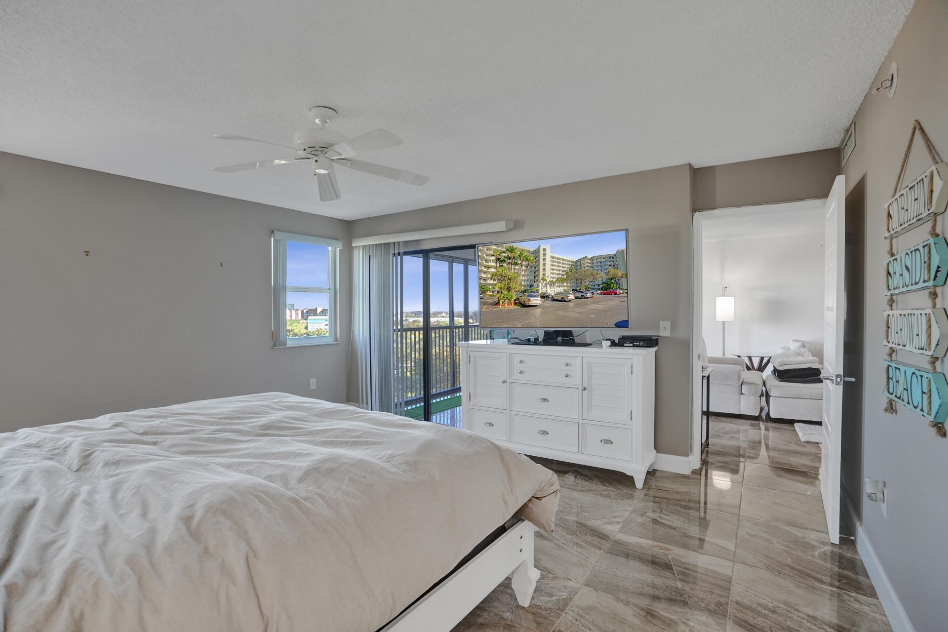 2334 S Cypress Bend Drive, Unit 907, Pompano Beach, FL 33069 Photo