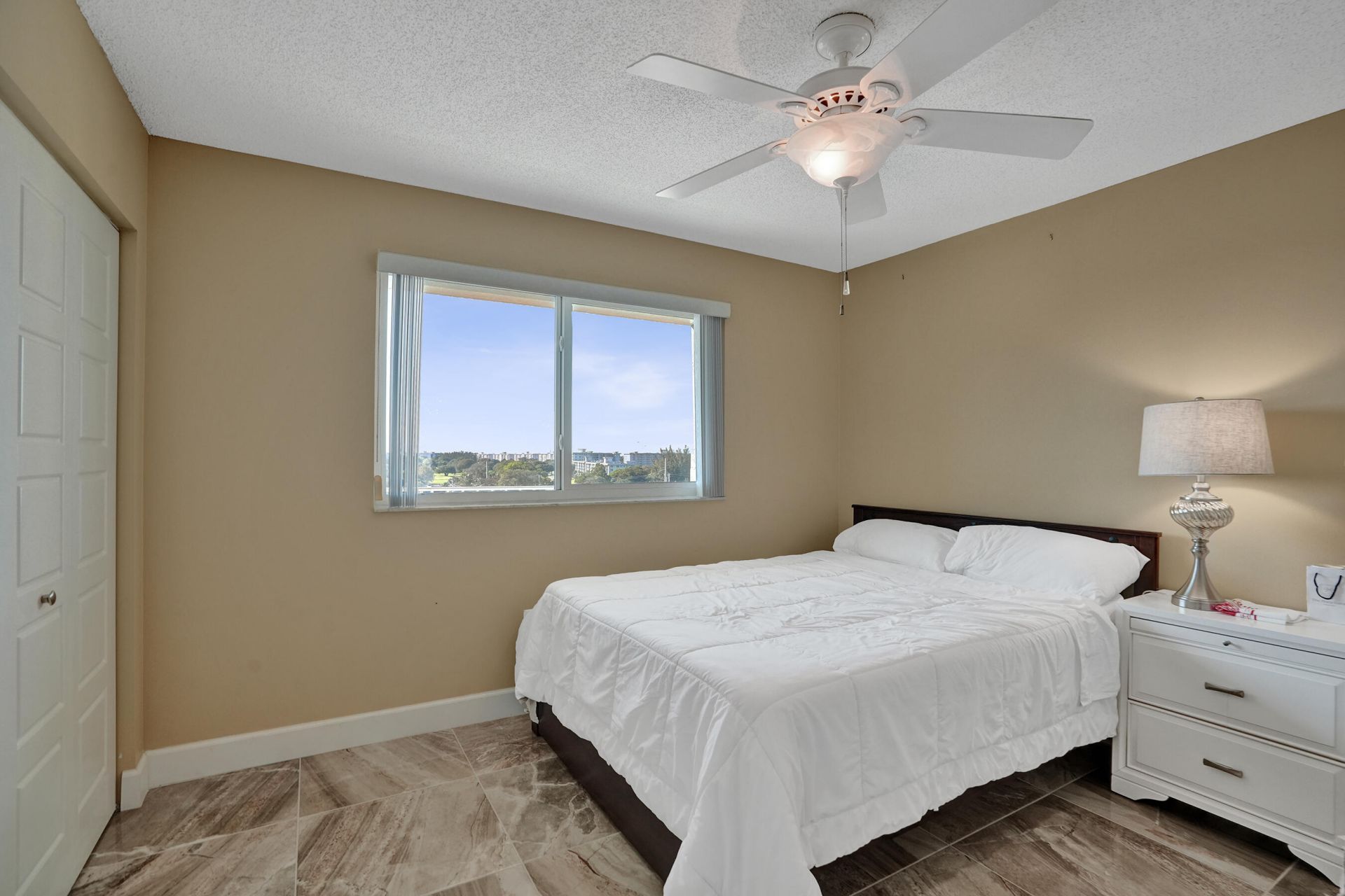 2334 S Cypress Bend Drive, Unit 907, Pompano Beach, FL 33069 Photo