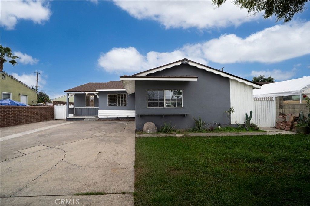 1644 W Wisteria, Santa Ana, CA 92703 Main Photo