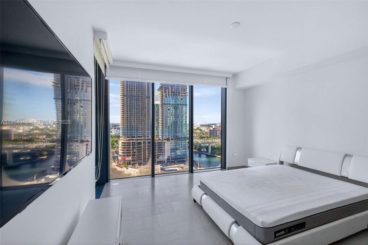 68 SE 6th St , Unit 1702, Miami, FL 33131 Photo