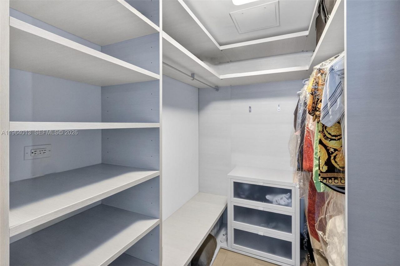 68 SE 6th St , Unit 1702, Miami, FL 33131 Photo