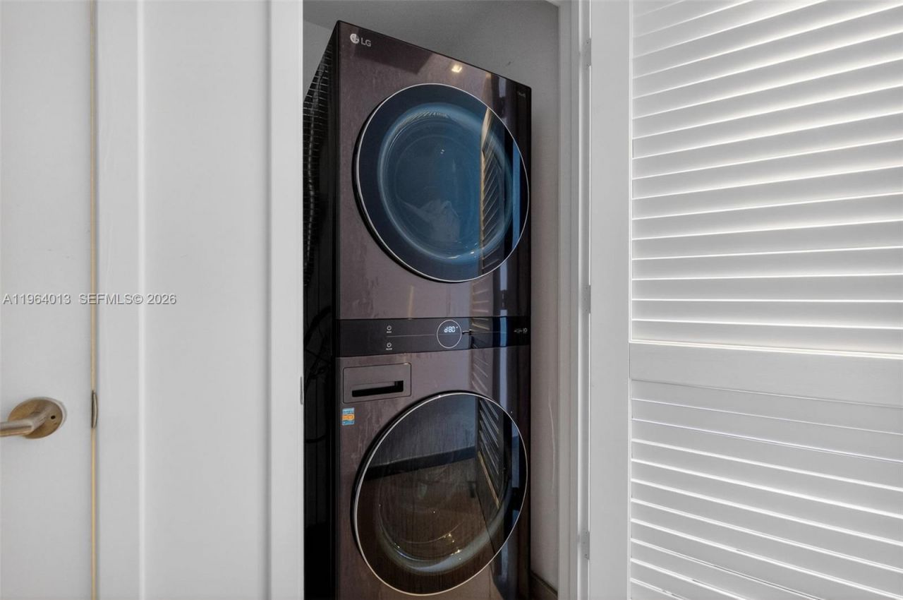 68 SE 6th St , Unit 1702, Miami, FL 33131 Photo