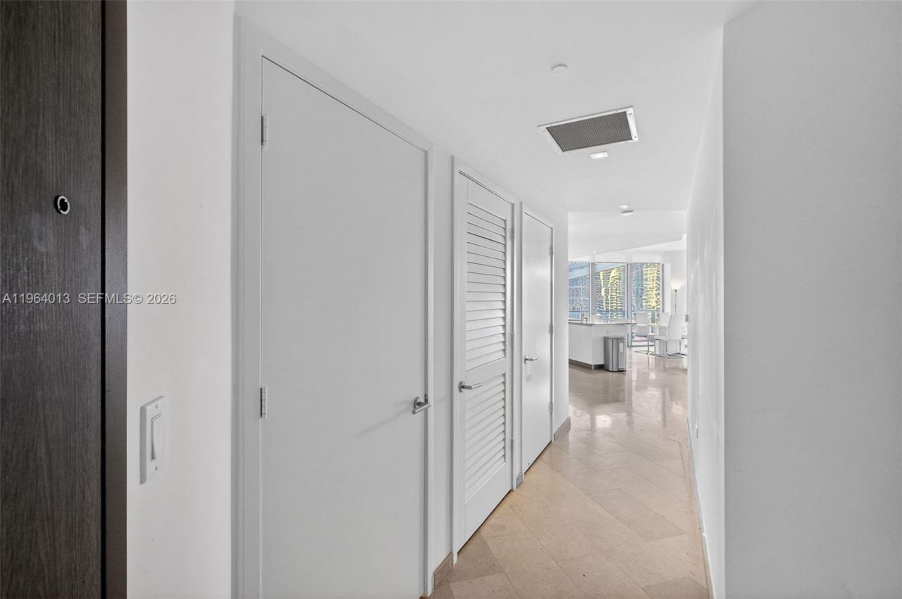 68 SE 6th St , Unit 1702, Miami, FL 33131 Photo