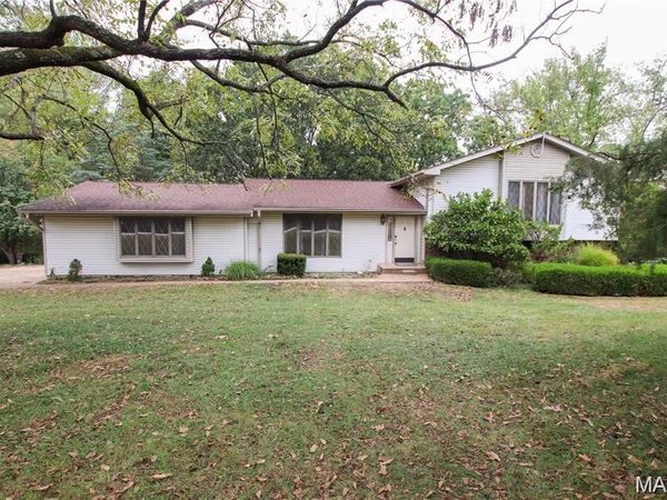 566 Country Lane, Sullivan, MO 63080