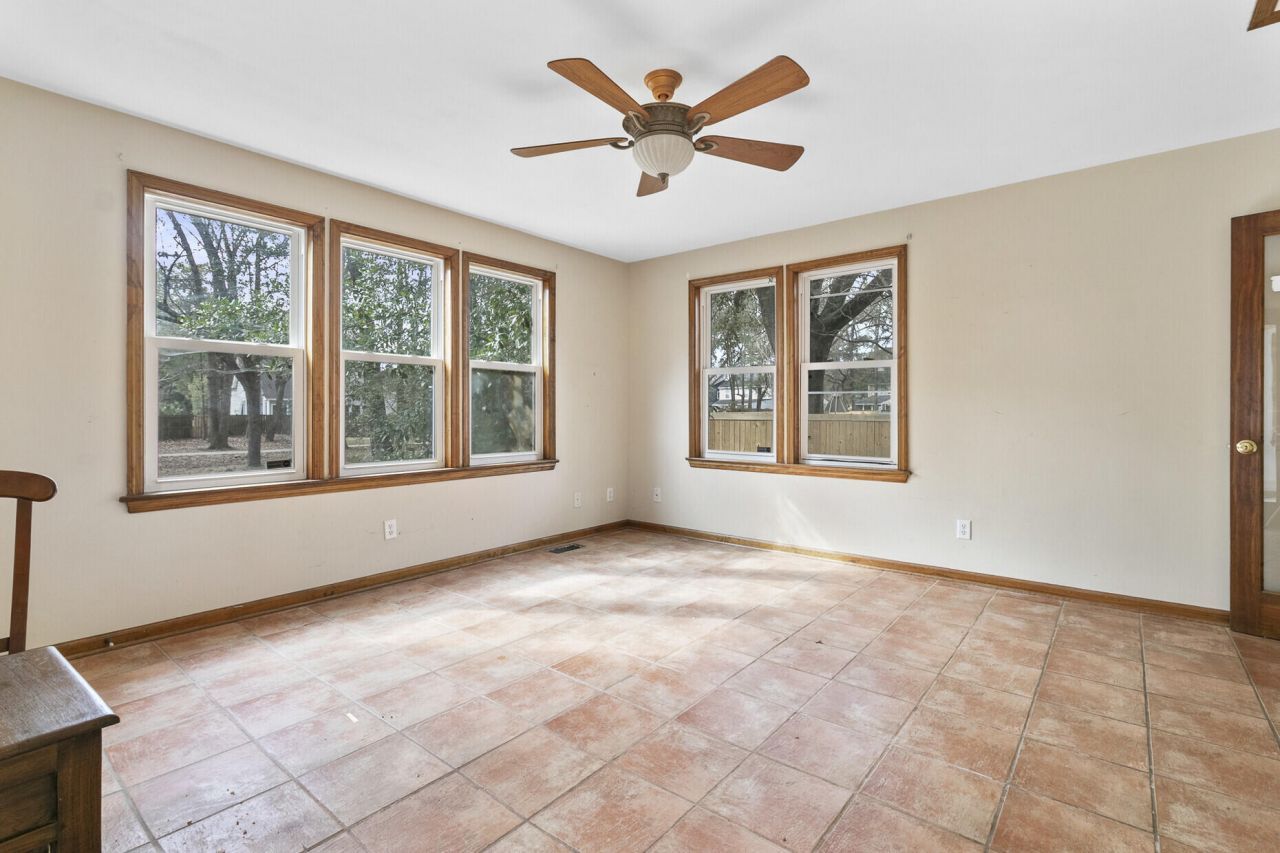 1405 Pine Island Photo 10