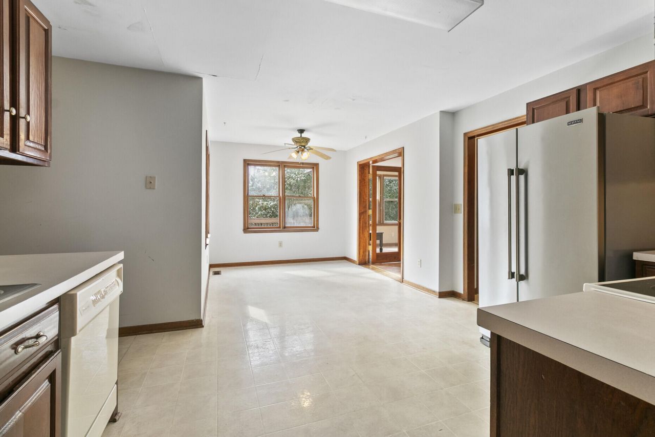 1405 Pine Island Photo 11