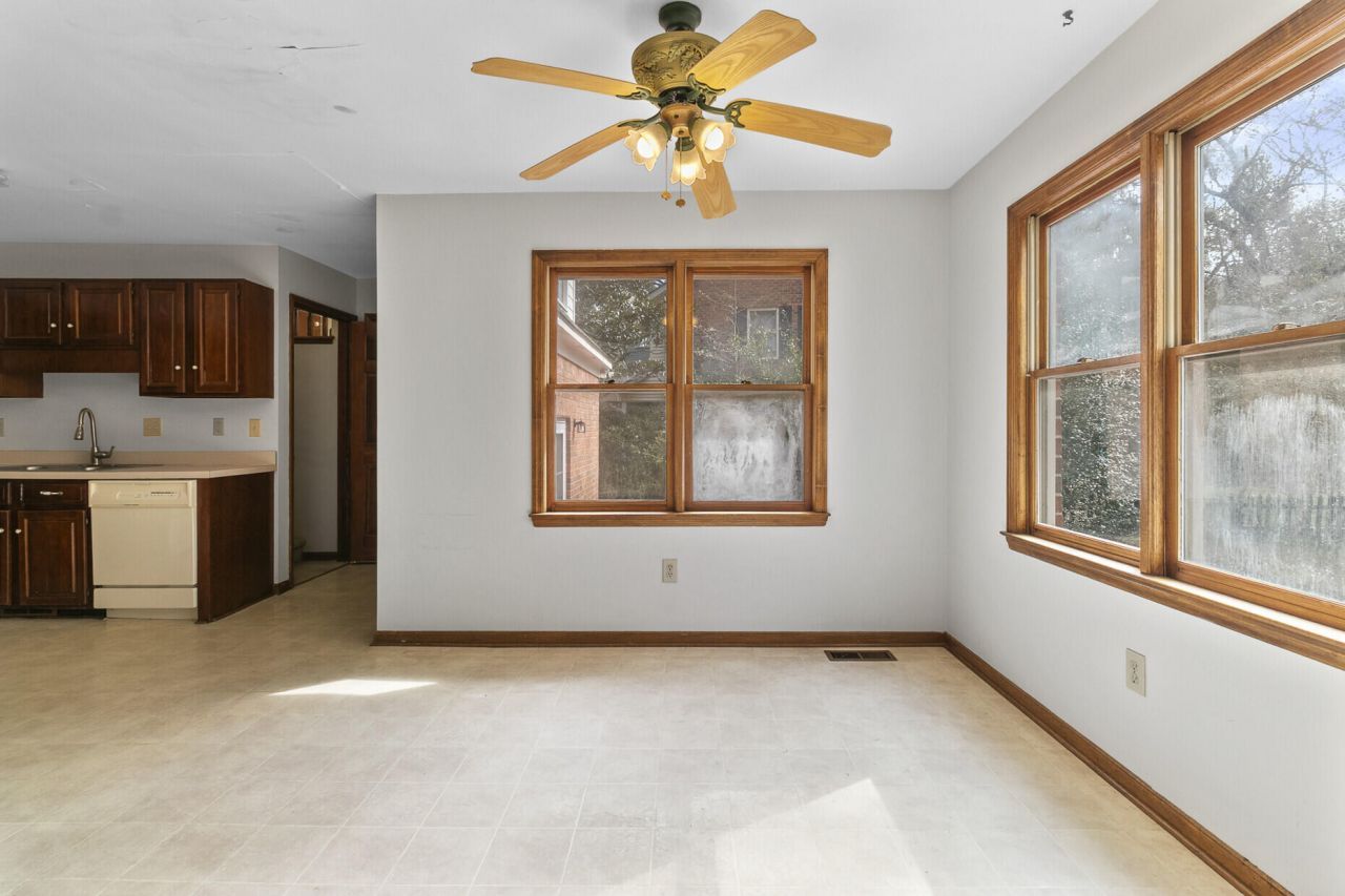 1405 Pine Island Photo 12