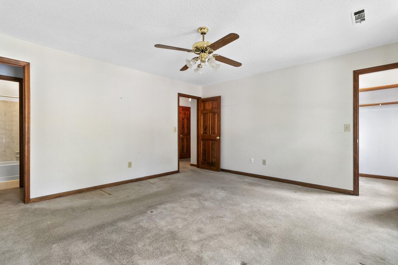 1405 Pine Island Photo 19