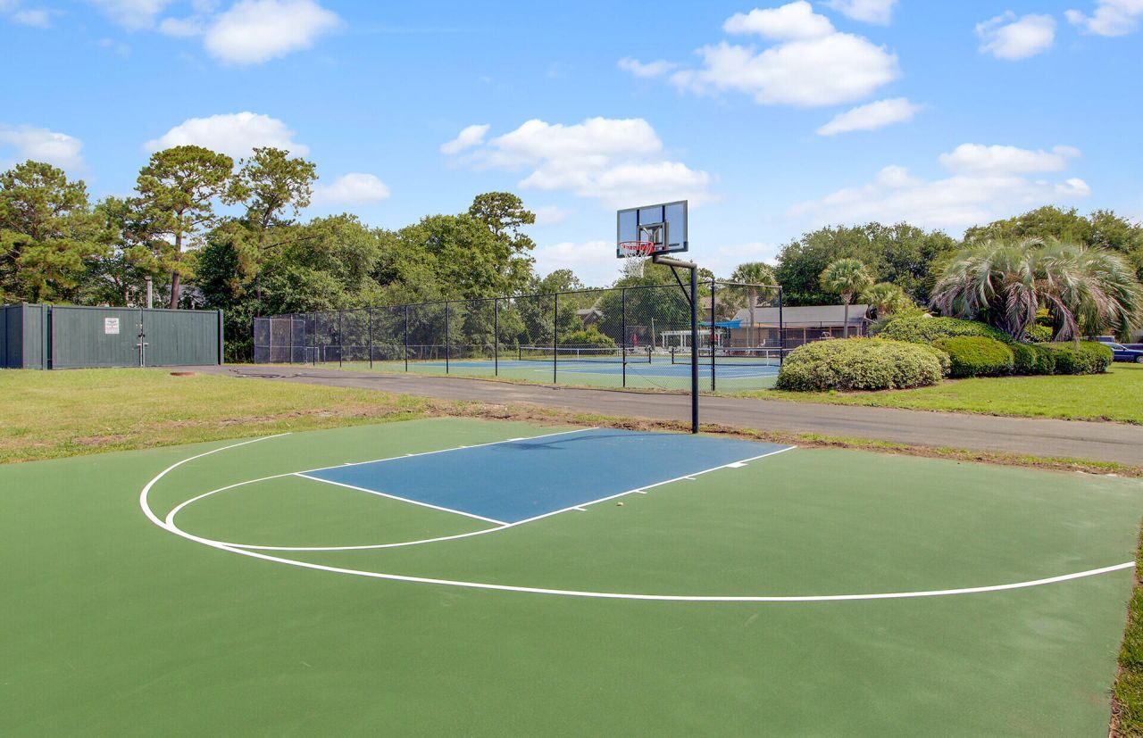 1405 Pine Island Photo 32