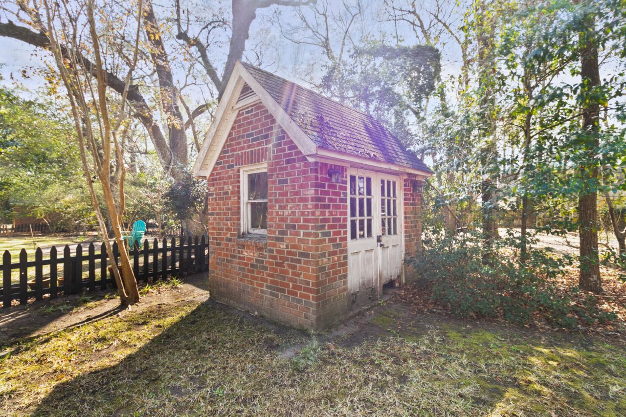 1405 Pine Island Photo 4