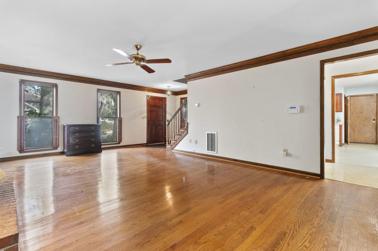 1405 Pine Island Photo 7