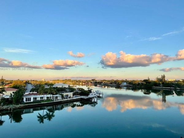 8530 Byron Ave, Unit 505, Miami Beach, FL 33141