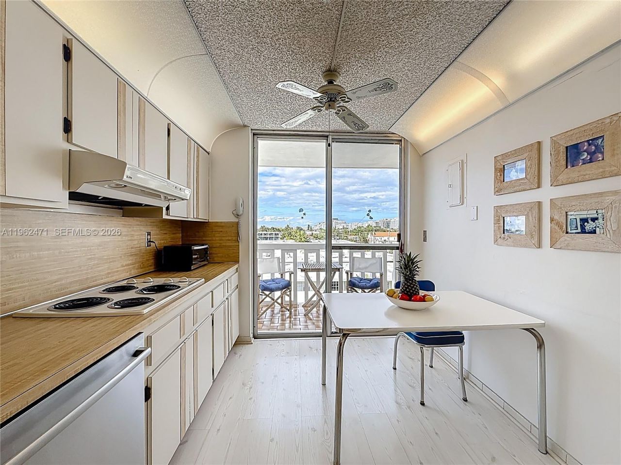 8530 Byron Ave, Unit 505, Miami Beach, FL 33141 Photo