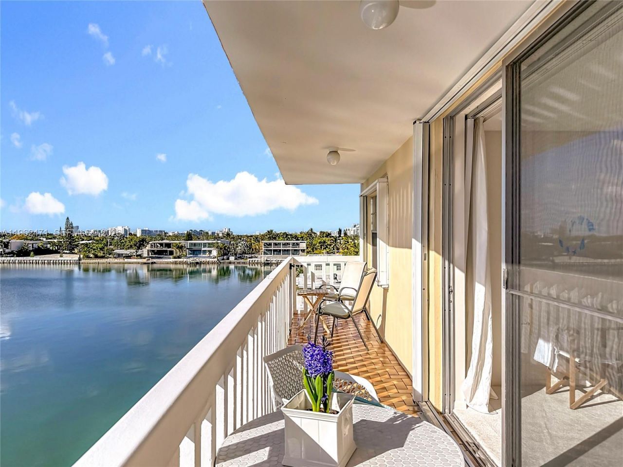 8530 Byron Ave, Unit 505, Miami Beach, FL 33141 Photo