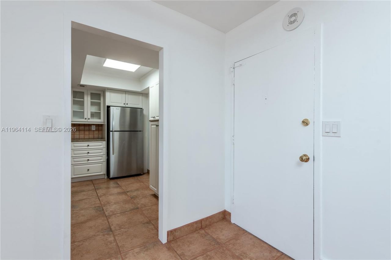 3180 S Ocean Dr , Unit 310, Hallandale Beach, FL 33009 Photo