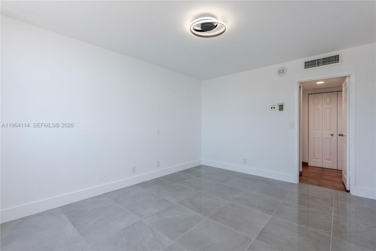 3180 S Ocean Dr , Unit 310, Hallandale Beach, FL 33009 Photo