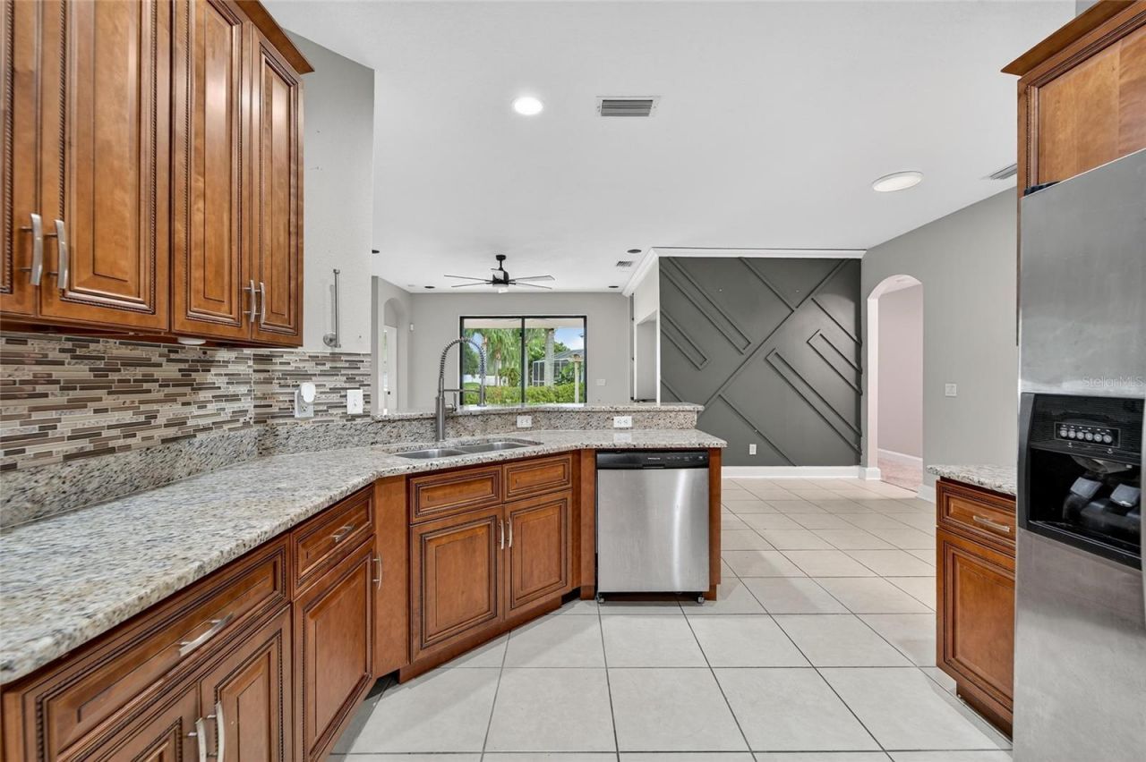 2502 Bonterra Boulevard, Valrico, FL 33594 Photo