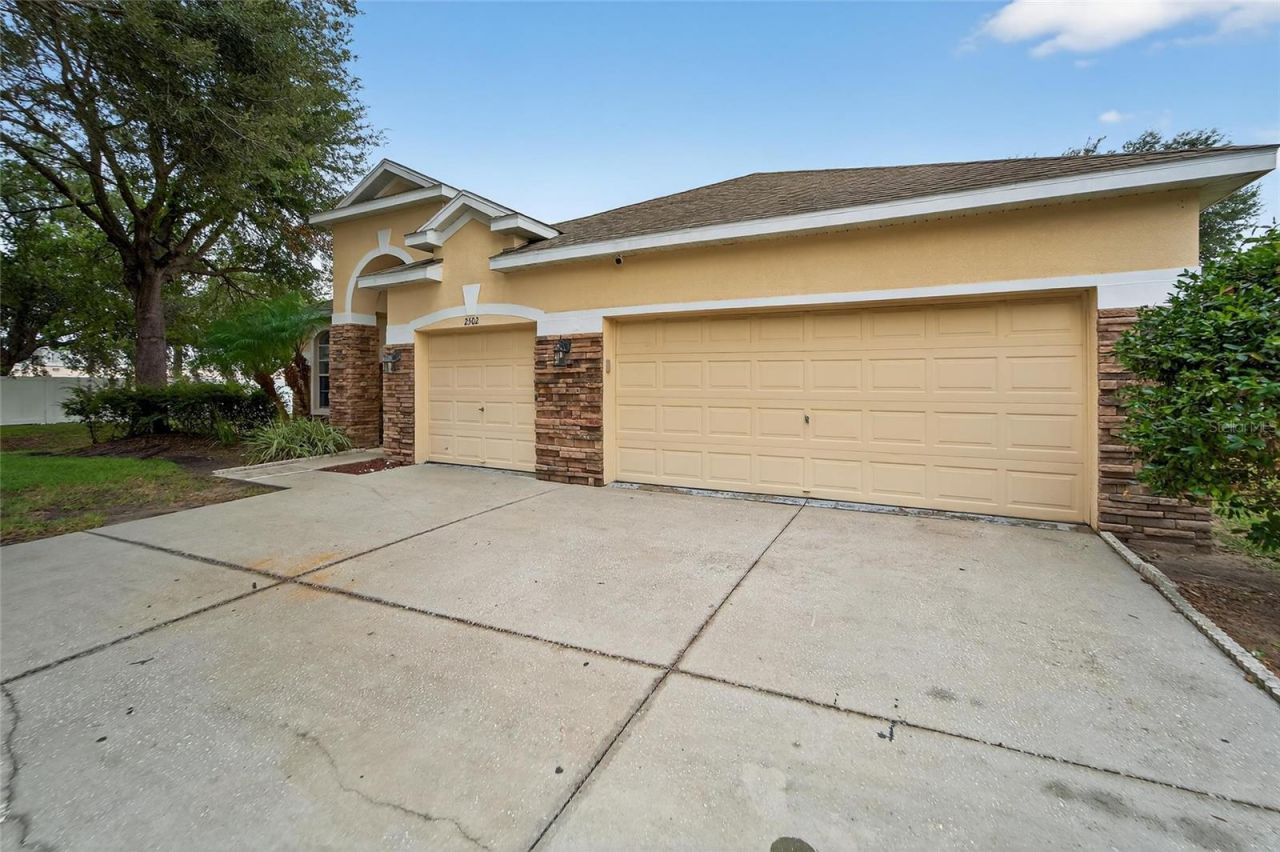 2502 Bonterra Boulevard, Valrico, FL 33594 Photo