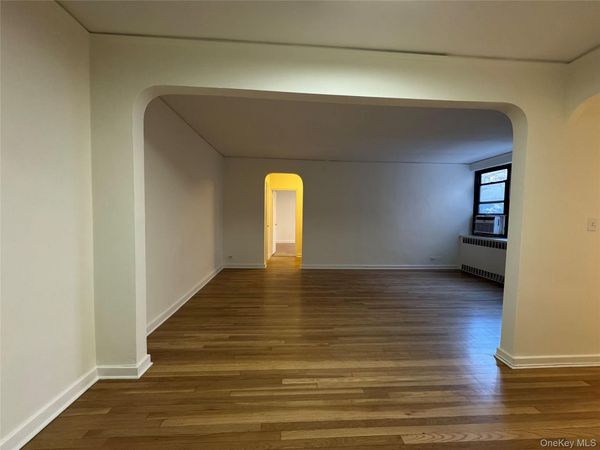 6735 Yellowstone Boulevard, Unit 3R, Forest Hills, NY 11375