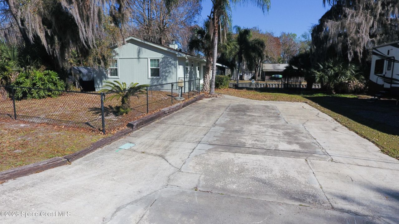 56304 Acorn Road, Astor, FL 32102 Photo