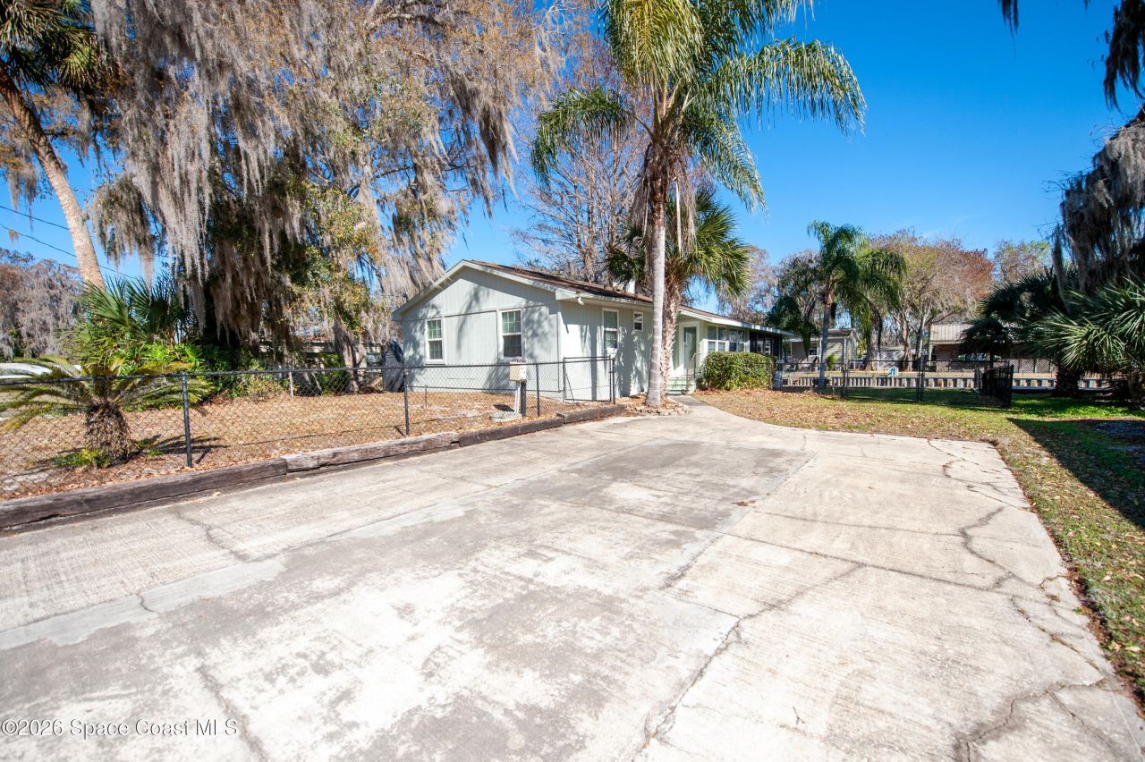 56304 Acorn Road, Astor, FL 32102 Photo