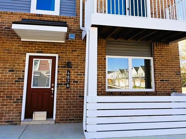 4876 Parkside Lane, Troy, MI 48085