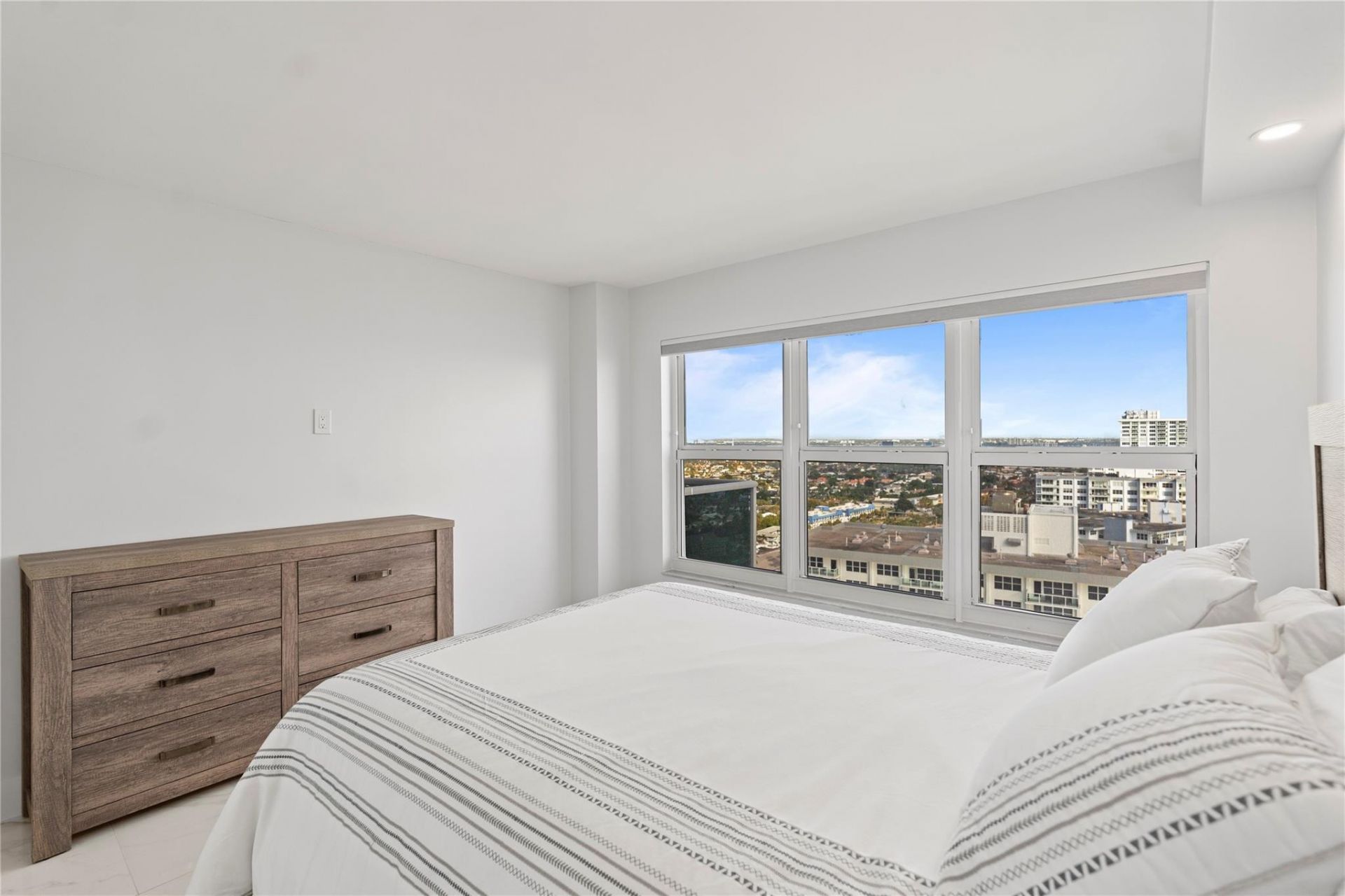 3500 Galt Ocean Drive, Unit 2615, Fort Lauderdale, FL 33308 Photo