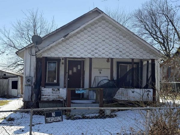1004 Reeves Avenue, Mena, AR 71953