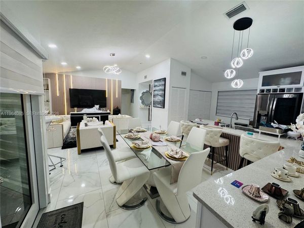 11761 NW 12th St , Pembroke Pines, FL 33026