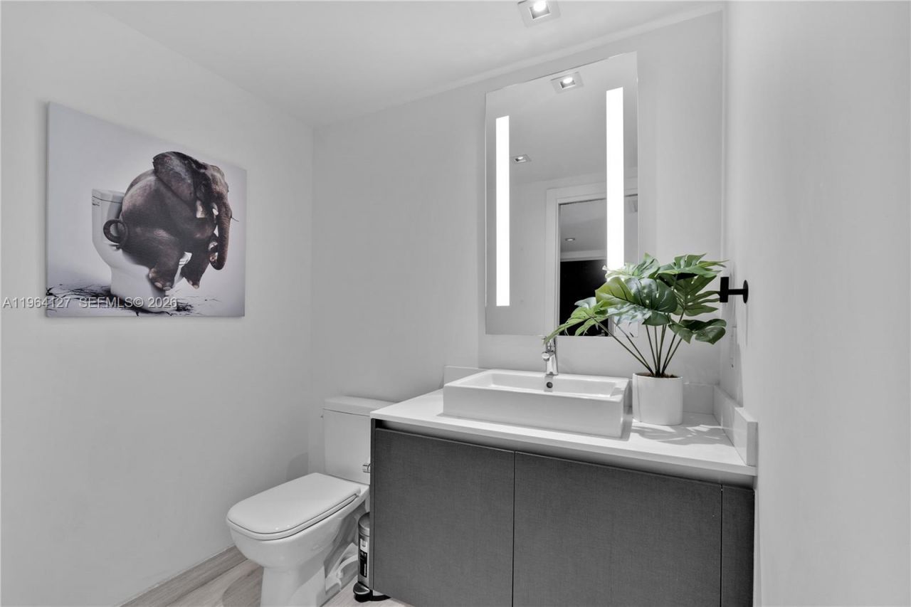 1451 Brickell Ave , Unit 1004, Miami, FL 33131 Photo