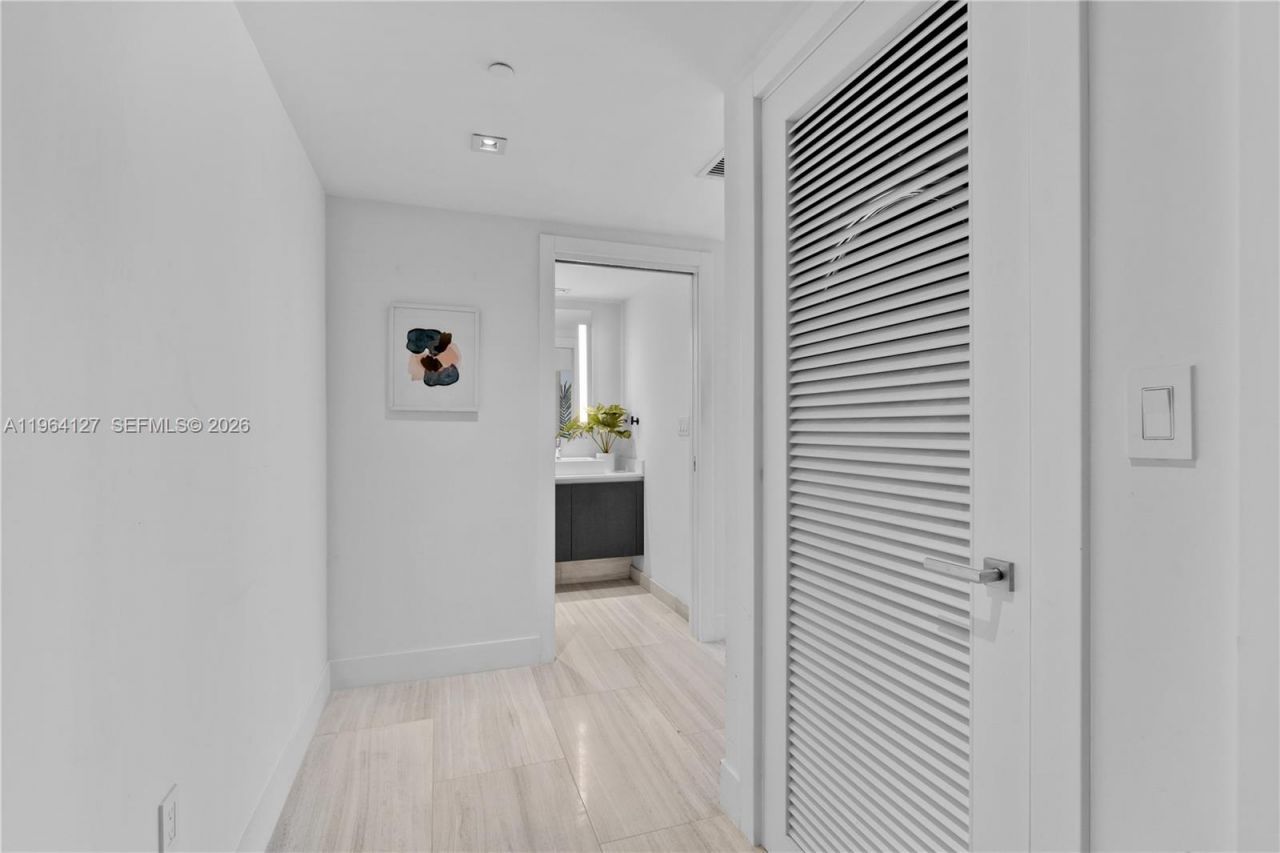 1451 Brickell Ave , Unit 1004, Miami, FL 33131 Photo