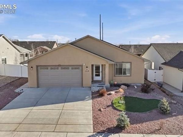 2218 Cliffmoor Lane, Pueblo, CO 81008