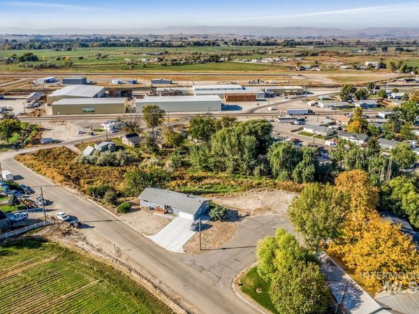 905 & 908 E Verina Circle, Parma, ID 83660