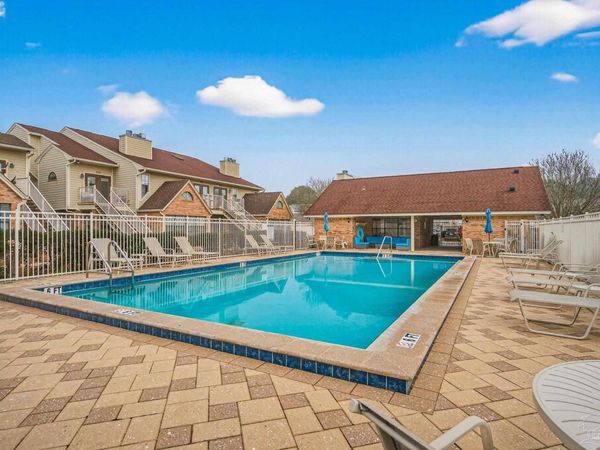 5001 Grande Dr, Unit 512, Pensacola, FL 32504