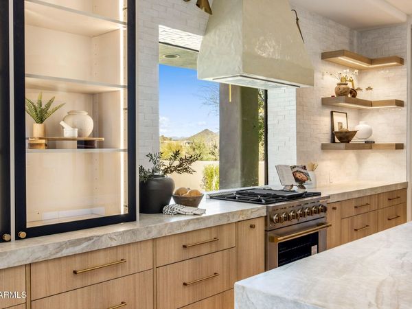 10874 E DALE Lane, Scottsdale, AZ 85262