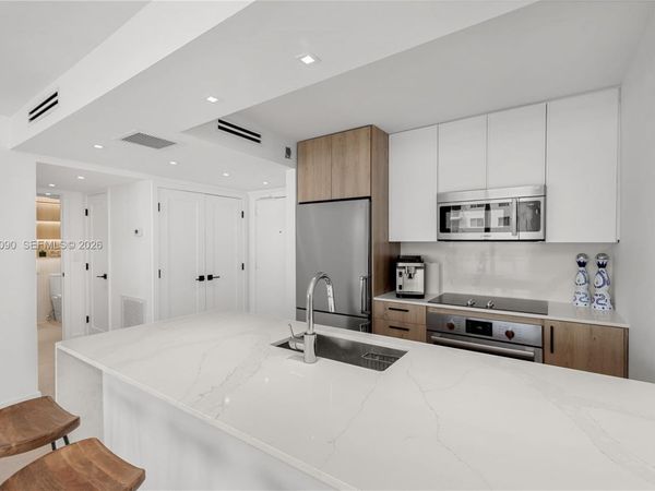 345 Ocean Dr , Unit 321, Miami Beach, FL 33139