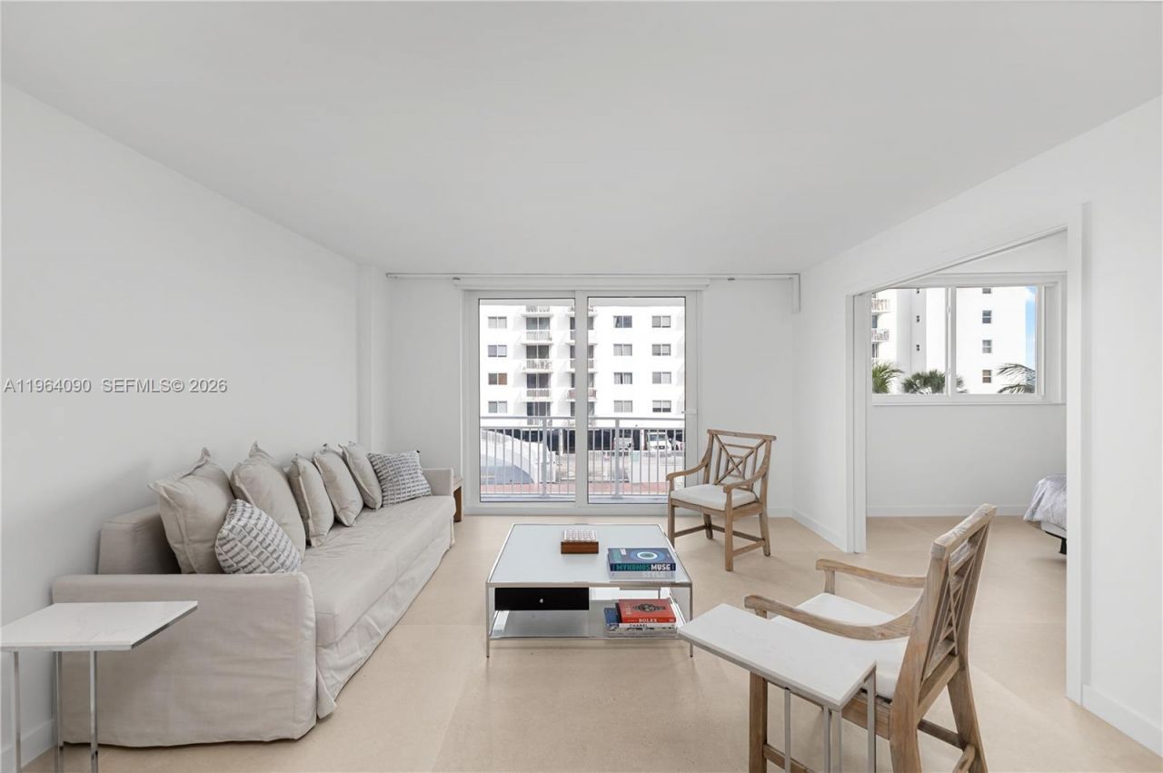 345 Ocean Dr , Unit 321, Miami Beach, FL 33139 Photo