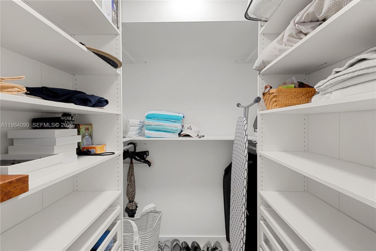 345 Ocean Dr , Unit 321, Miami Beach, FL 33139 Photo