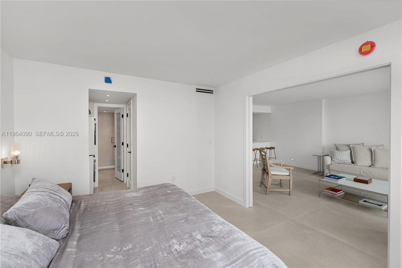345 Ocean Dr , Unit 321, Miami Beach, FL 33139 Photo