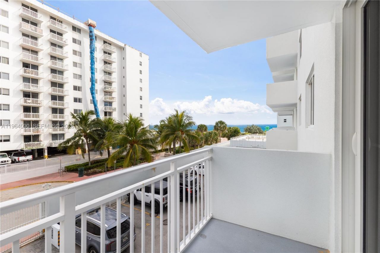 345 Ocean Dr , Unit 321, Miami Beach, FL 33139 Photo