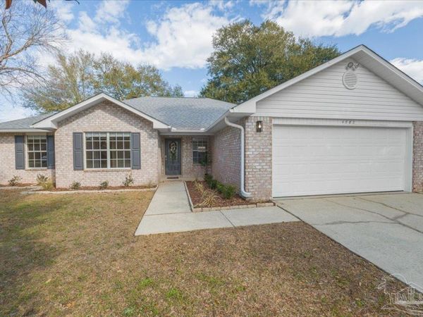 4882 Pineview Ridge Rd, Pace, FL 32571