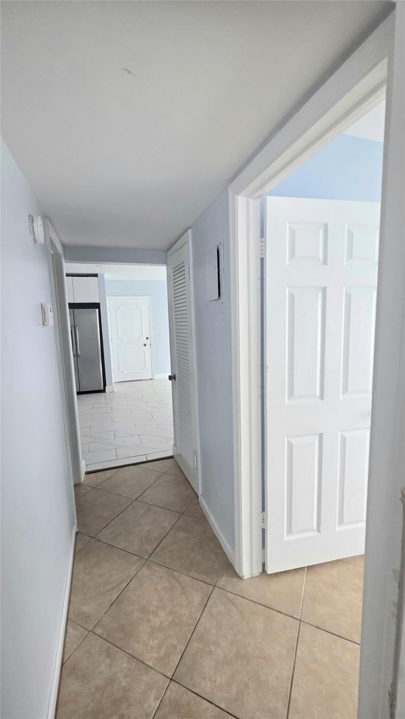 5720 NE 22nd Way, Unit 401, Fort Lauderdale, FL 33308 Photo