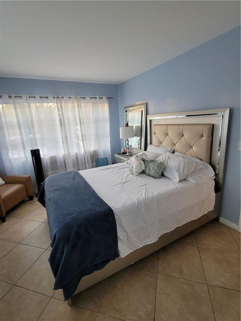 5720 NE 22nd Way, Unit 401, Fort Lauderdale, FL 33308 Photo