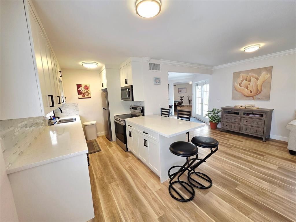 5720 NE 22nd Way, Unit 401, Fort Lauderdale, FL 33308 Photo