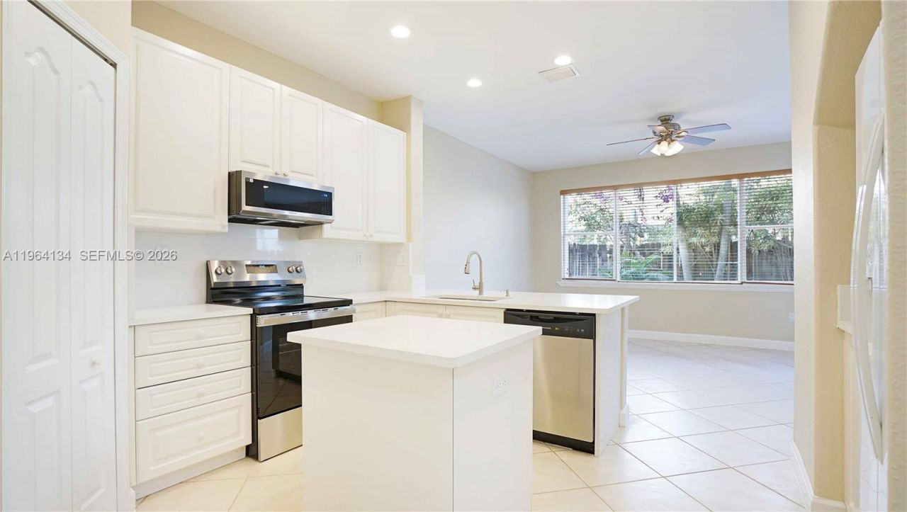 5486 NW 112th Path, Unit 5486, Doral, FL 33178 Photo