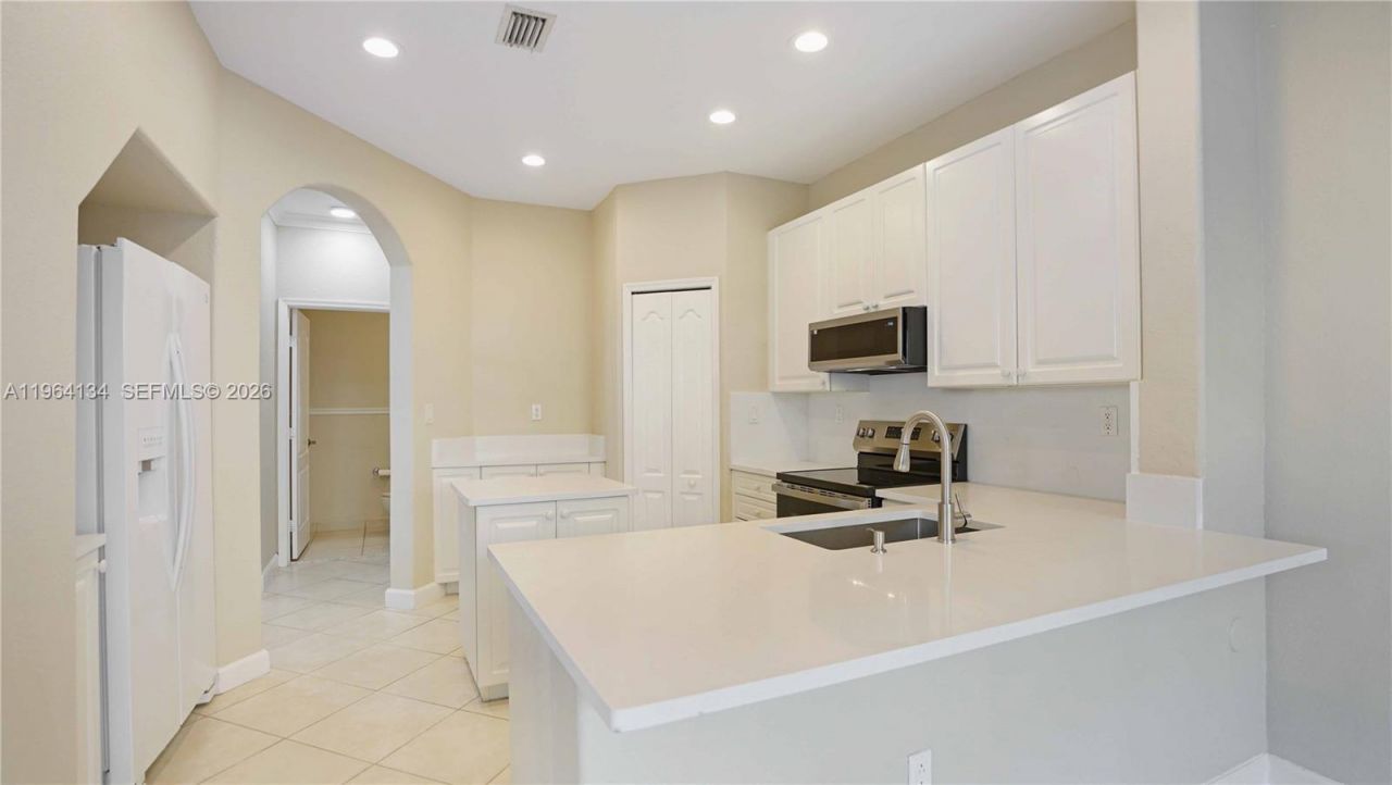 5486 NW 112th Path, Unit 5486, Doral, FL 33178 Photo
