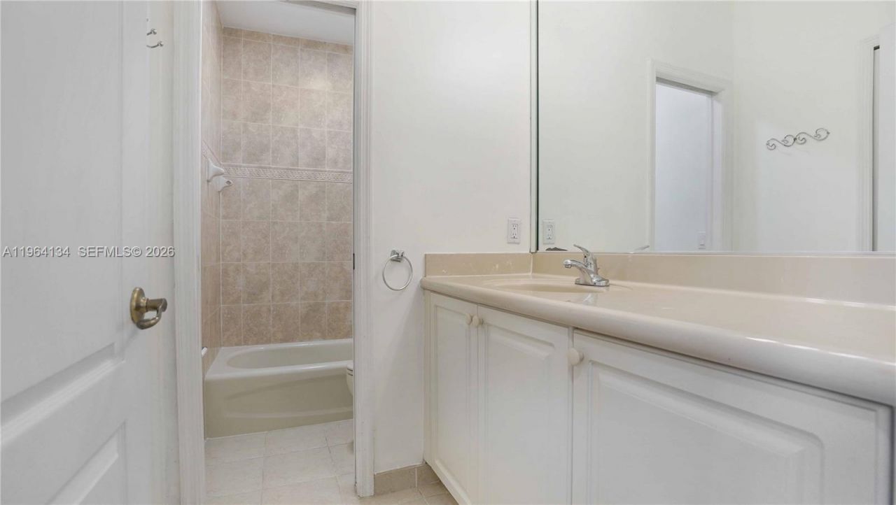 5486 NW 112th Path, Unit 5486, Doral, FL 33178 Photo