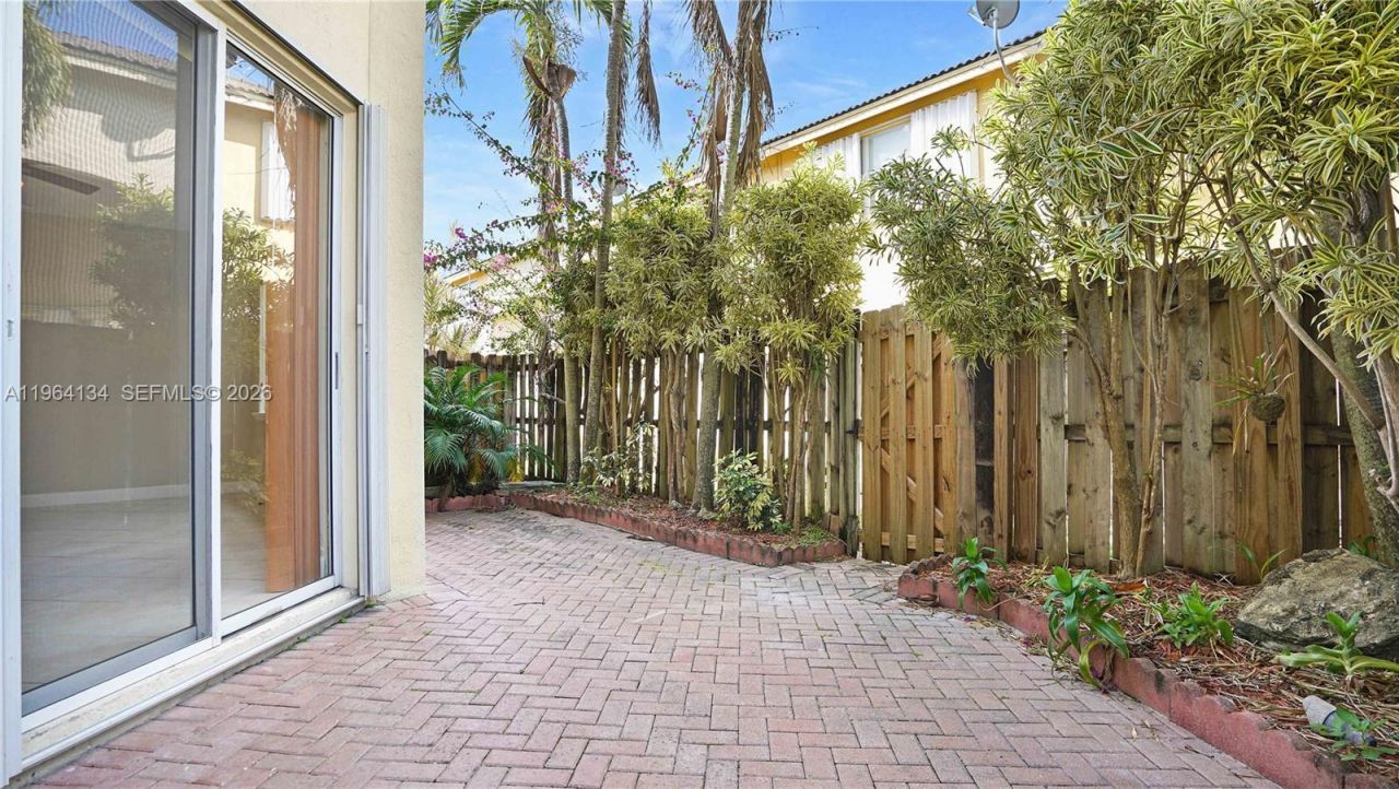 5486 NW 112th Path, Unit 5486, Doral, FL 33178 Photo