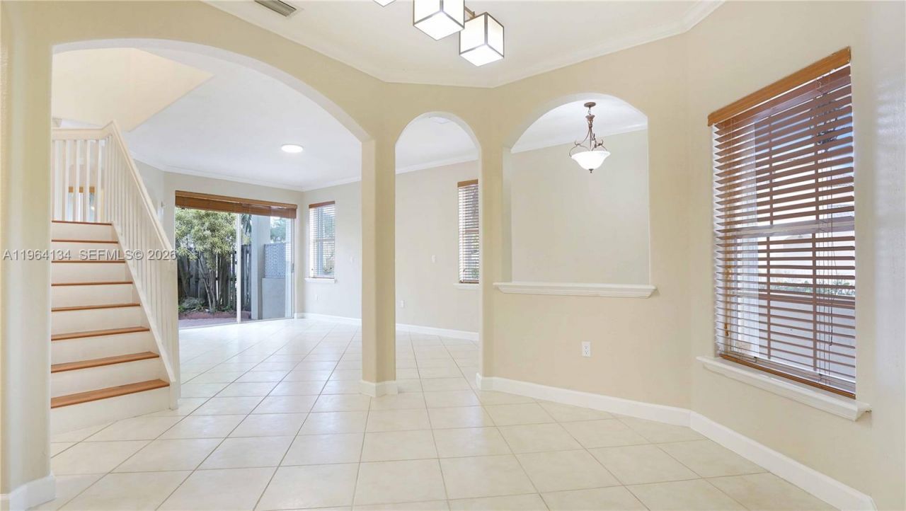 5486 NW 112th Path, Unit 5486, Doral, FL 33178 Photo